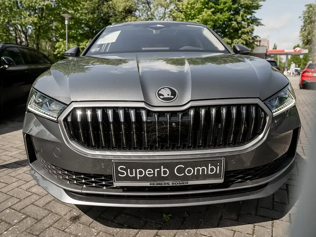 Skoda Superb - Thumbnail 2