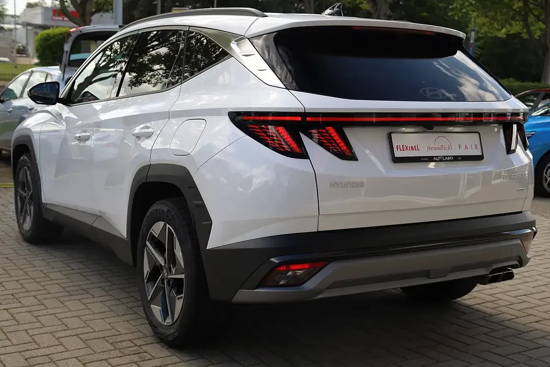 Hyundai TUCSON - Thumbnail 2