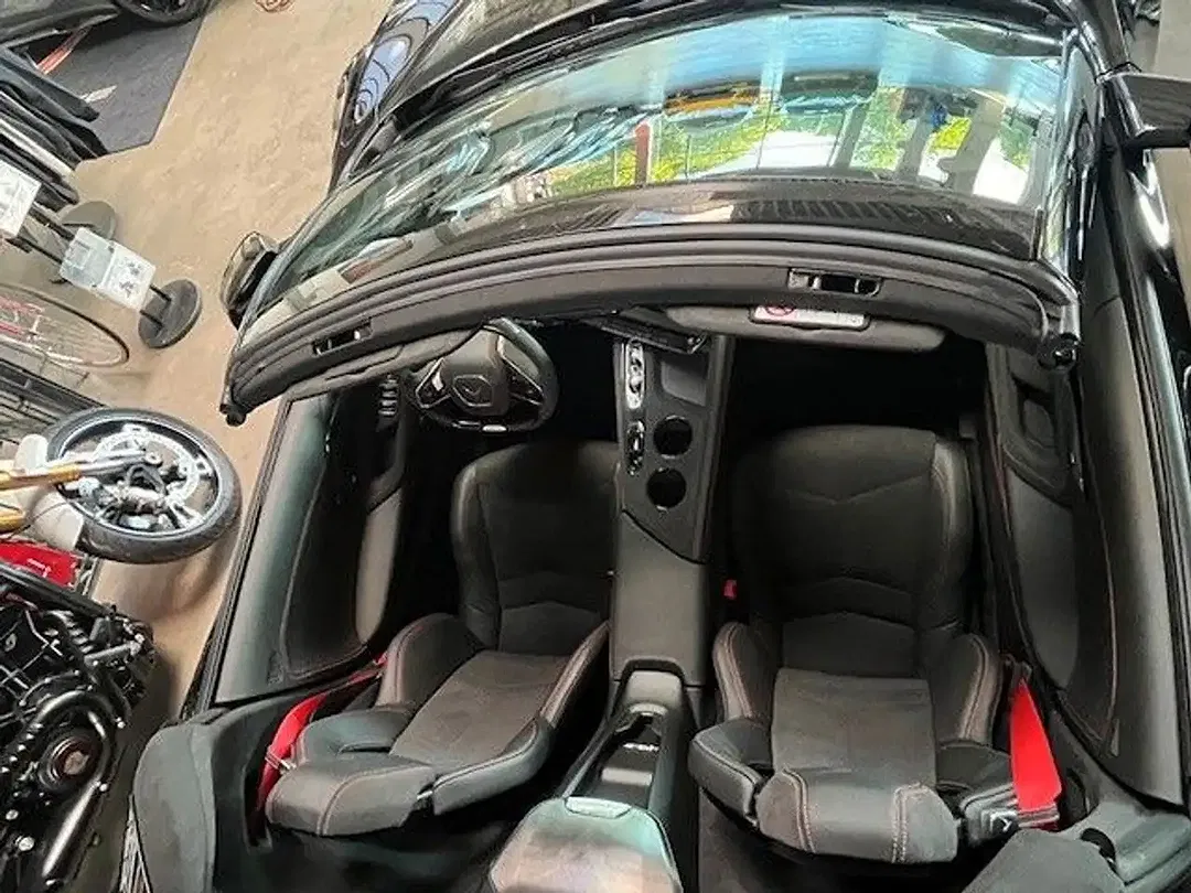 Corvette C8 - Thumbnail 10