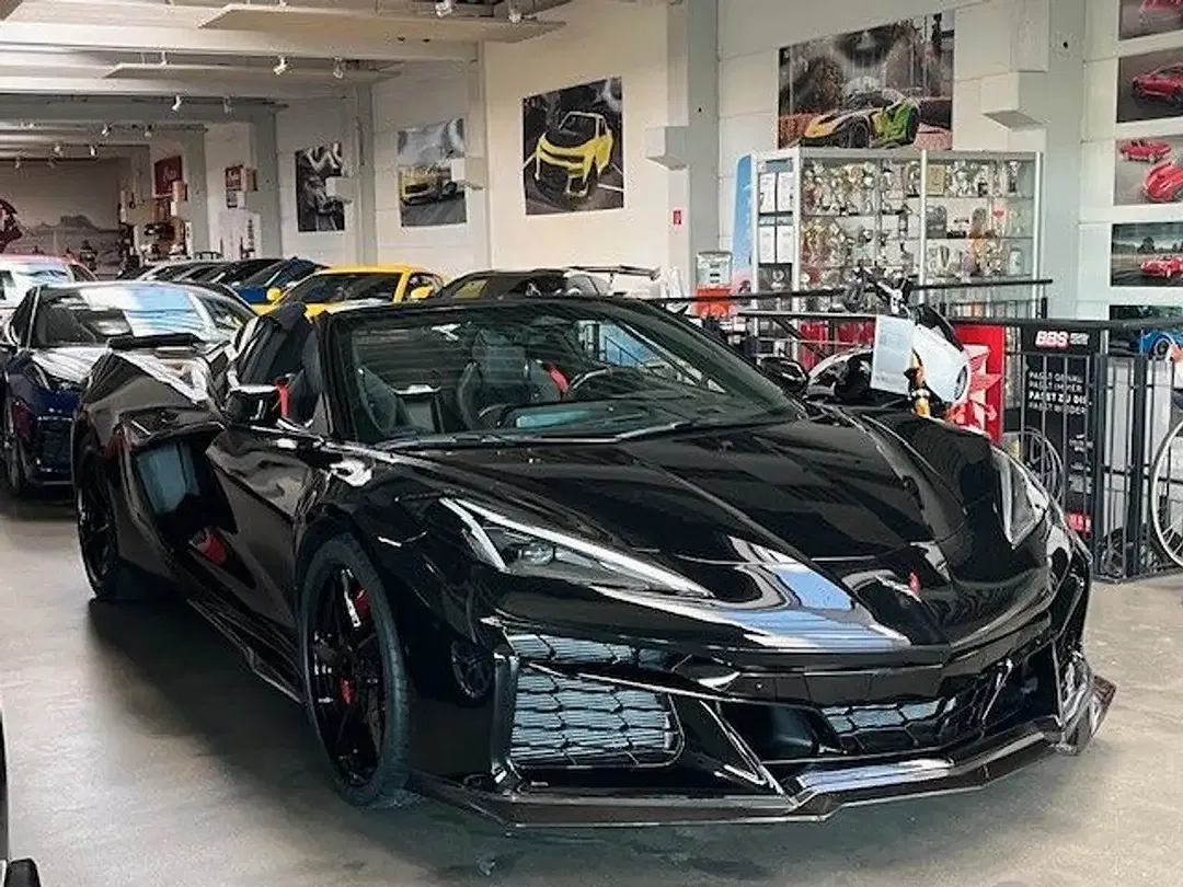 Corvette C8 - Thumbnail 2