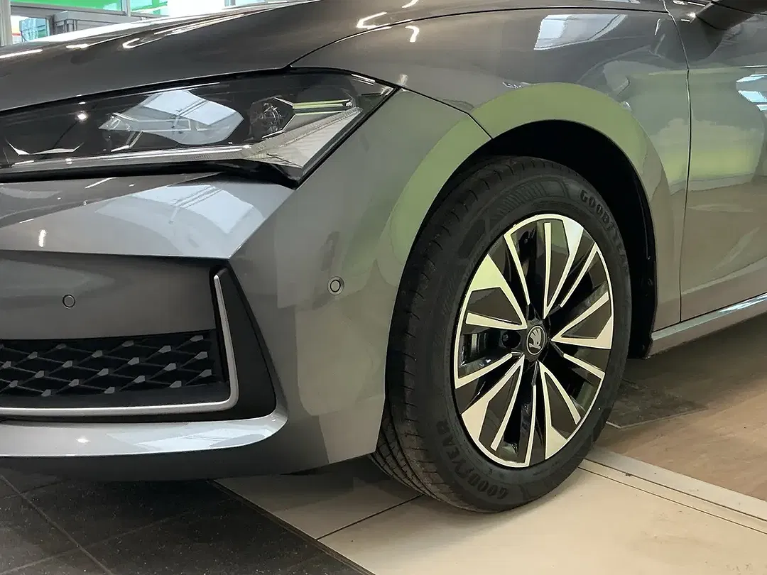 Skoda Superb - Thumbnail 6