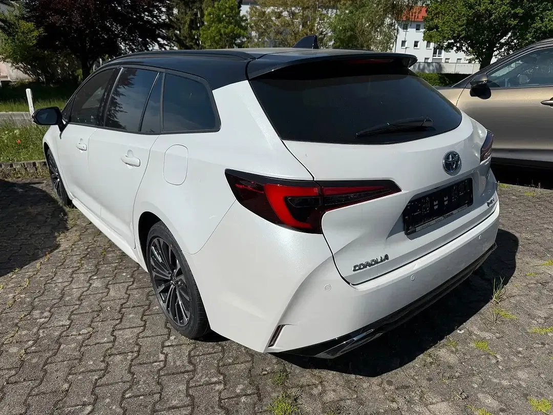Toyota Corolla - Thumbnail 10