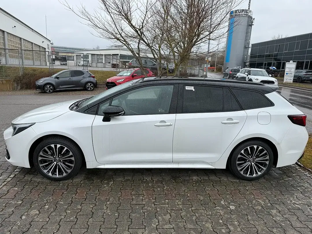 Toyota Corolla - Thumbnail 11
