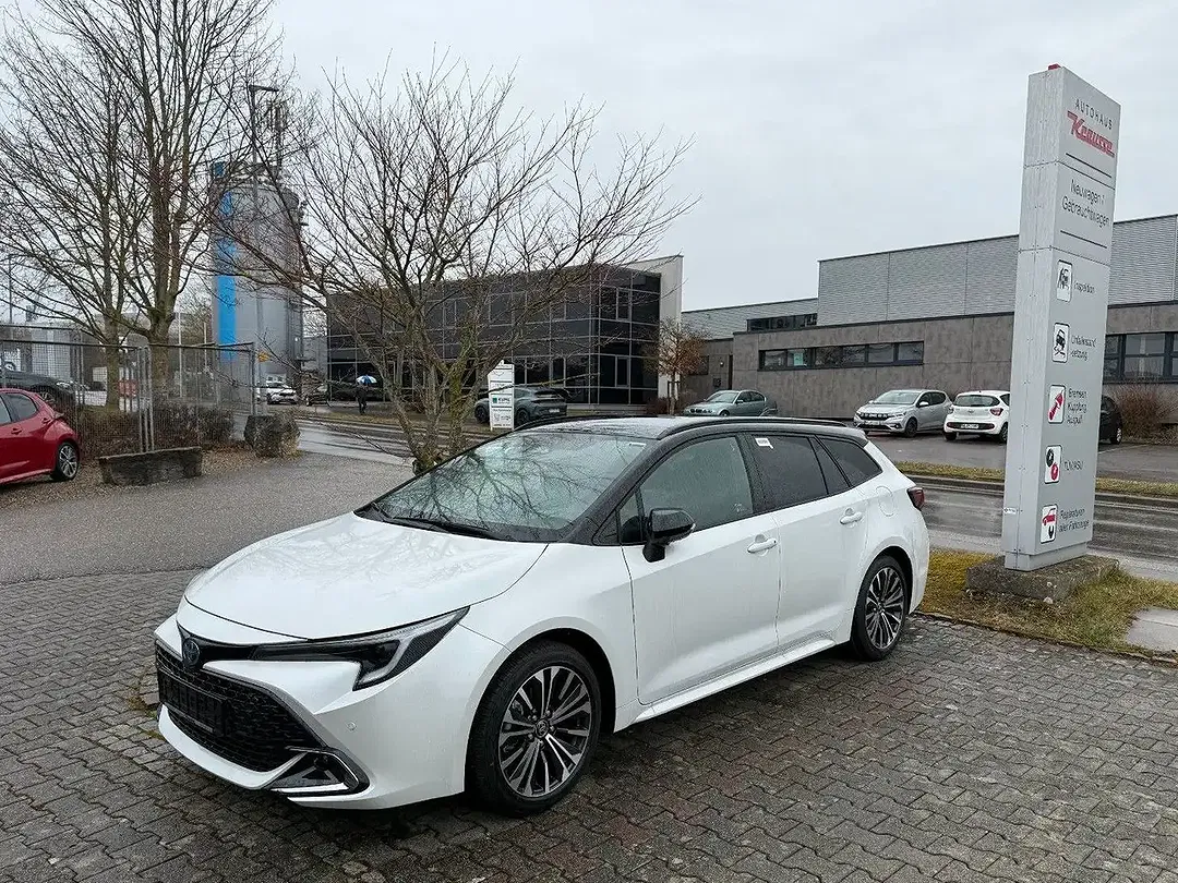 Toyota Corolla - Thumbnail 13