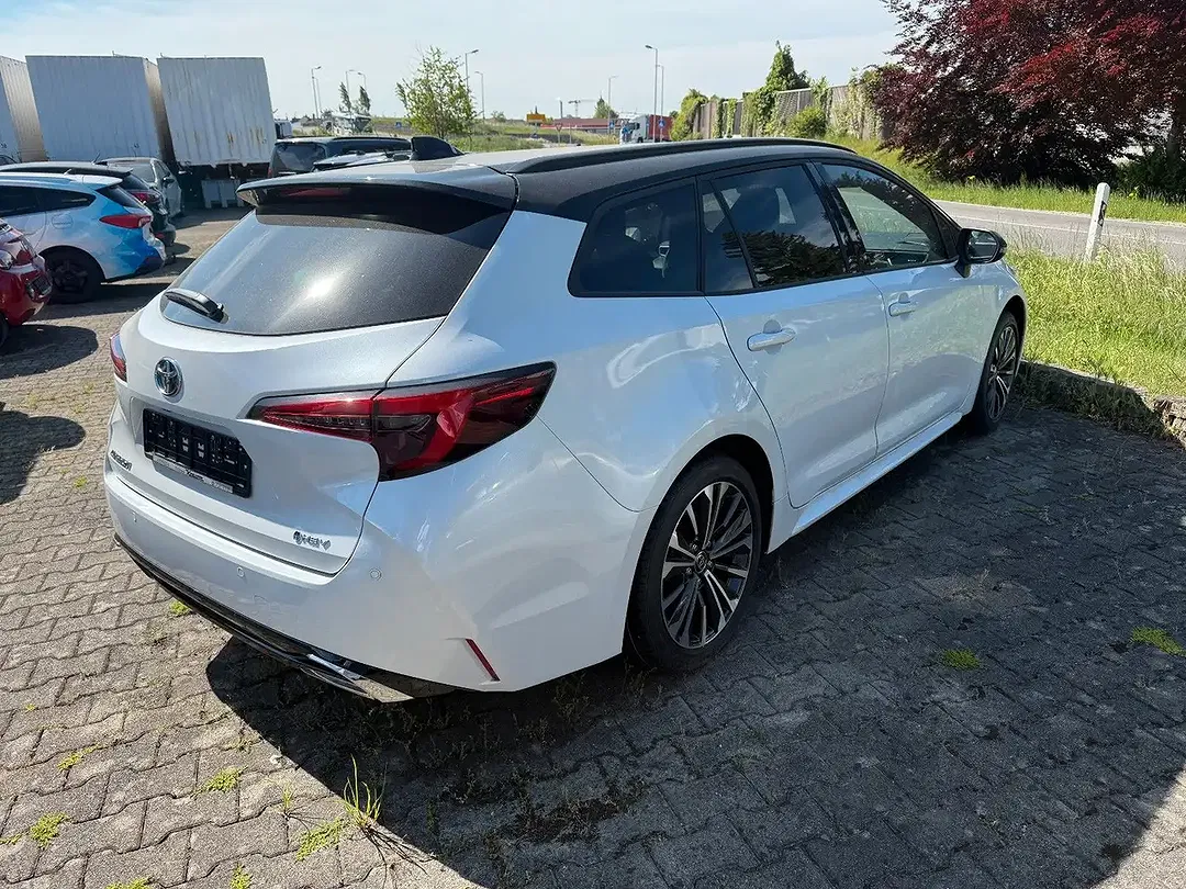 Toyota Corolla - Thumbnail 7