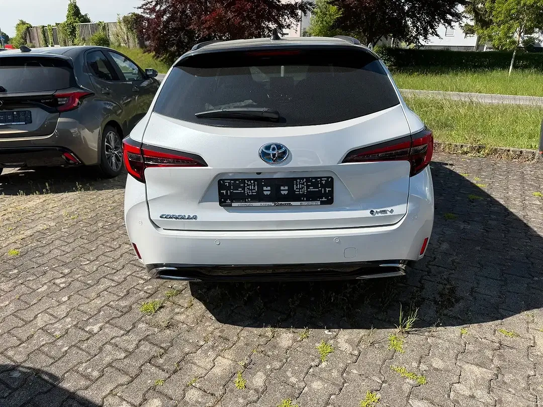 Toyota Corolla - Thumbnail 8