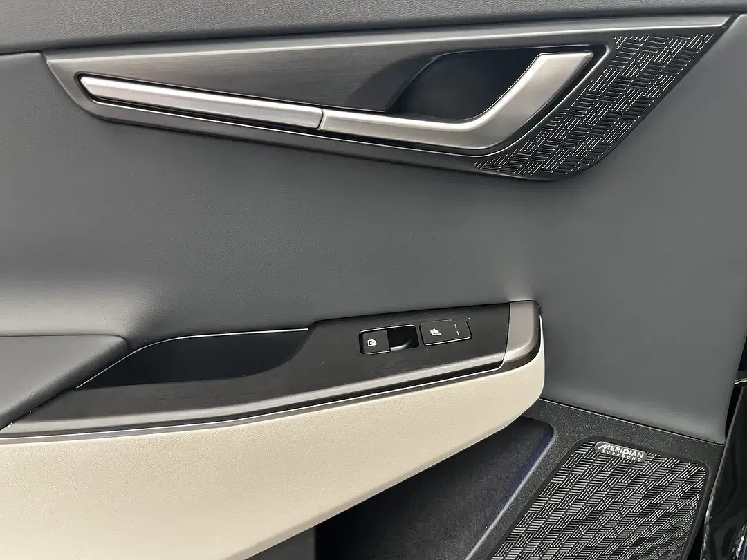 Kia EV6 - Thumbnail 11