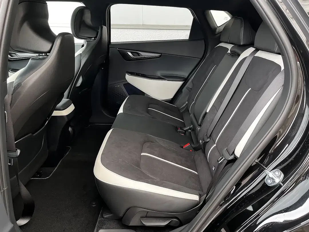 Kia EV6 - Thumbnail 12