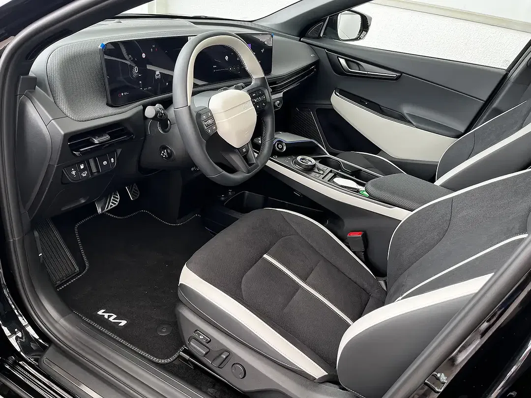Kia EV6 - Thumbnail 8