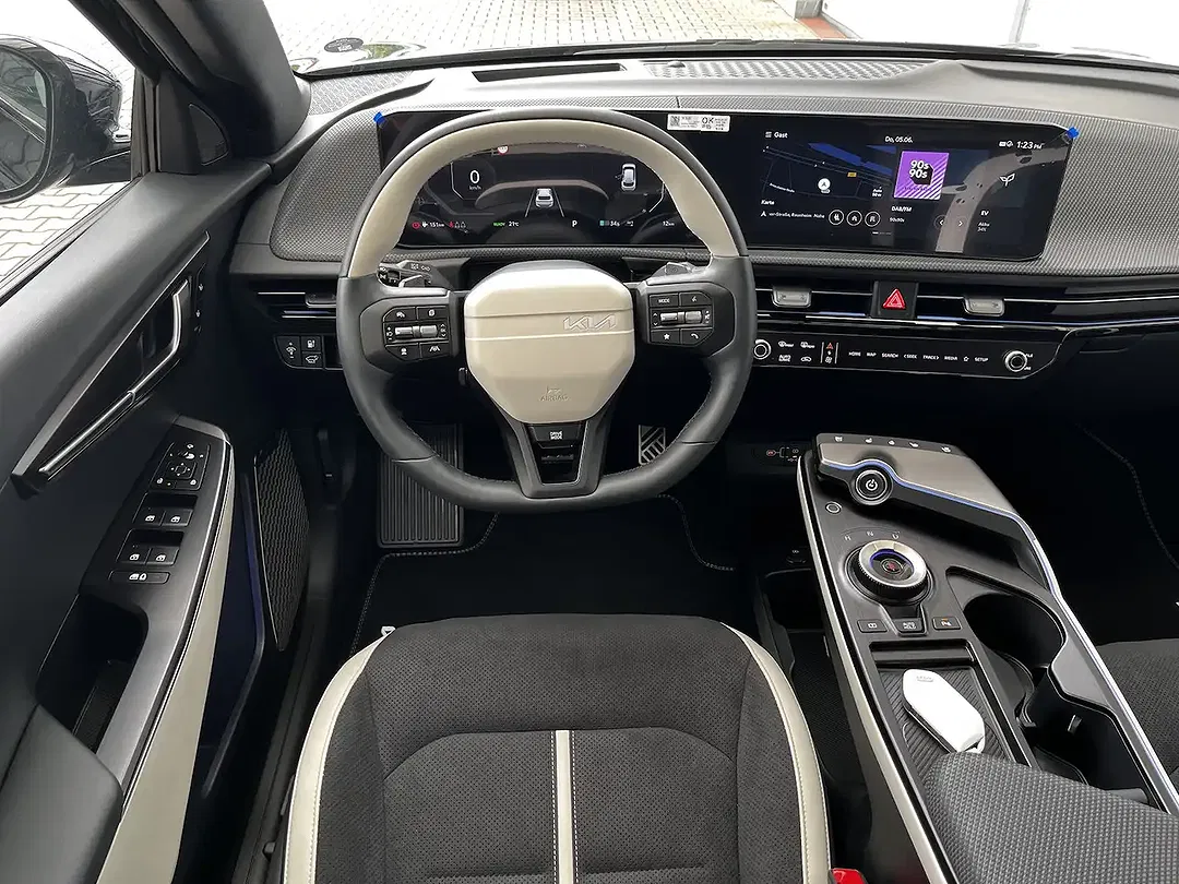 Kia EV6 - Thumbnail 9