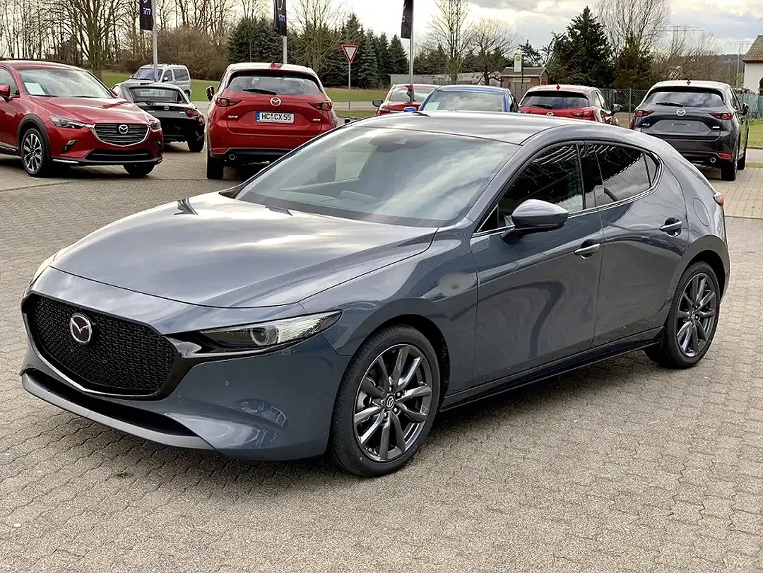 Mazda 3 - Thumbnail 2