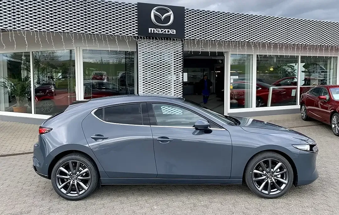 Mazda 3 - Thumbnail 5