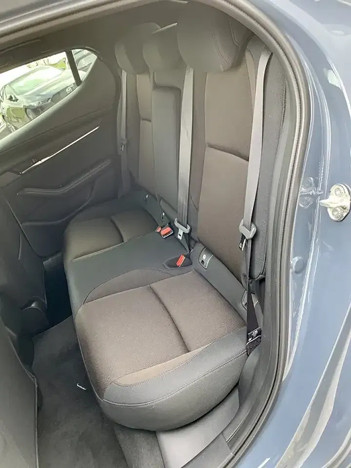 Mazda 3 - Thumbnail 9