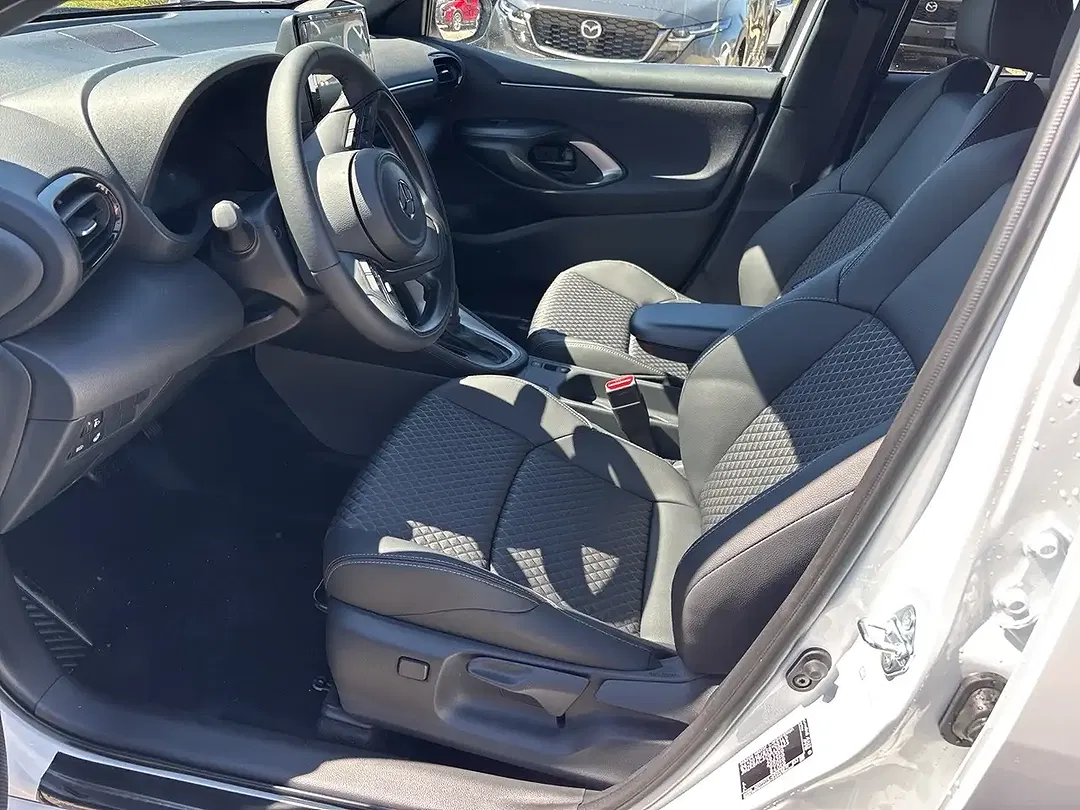 Mazda 2 - Thumbnail 11