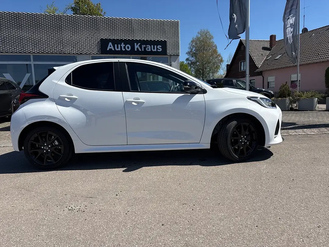 Mazda 2 - Thumbnail 3