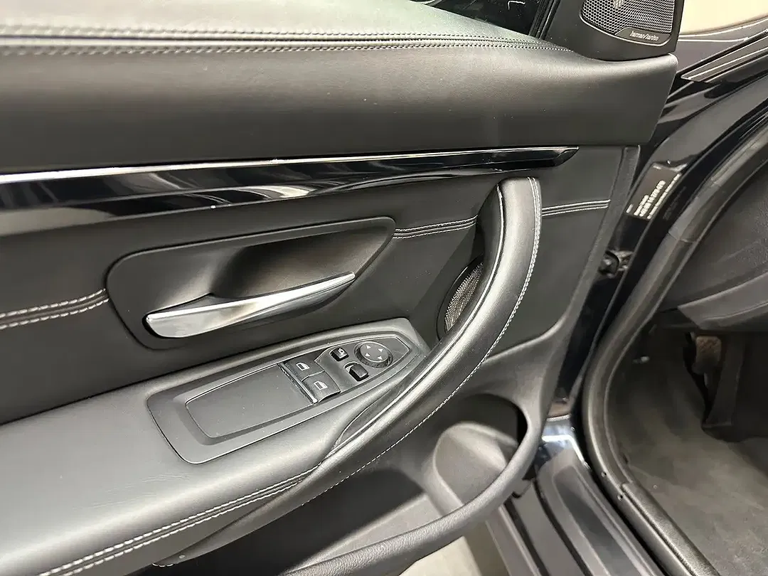 BMW M4 - Thumbnail 13