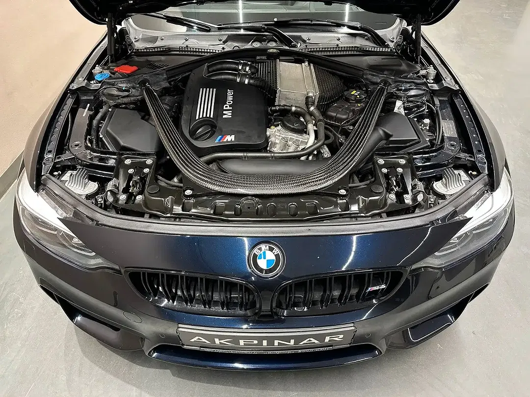 BMW M4 - Thumbnail 7