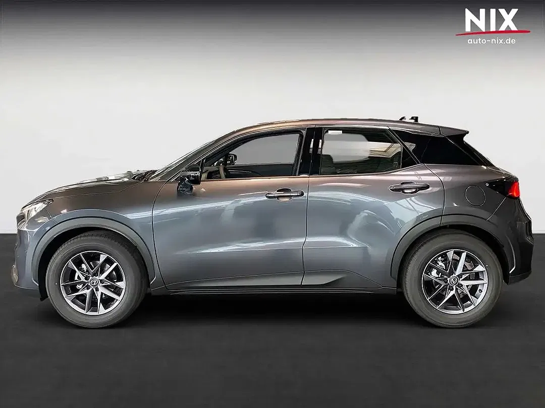 Lexus LBX - Thumbnail 6