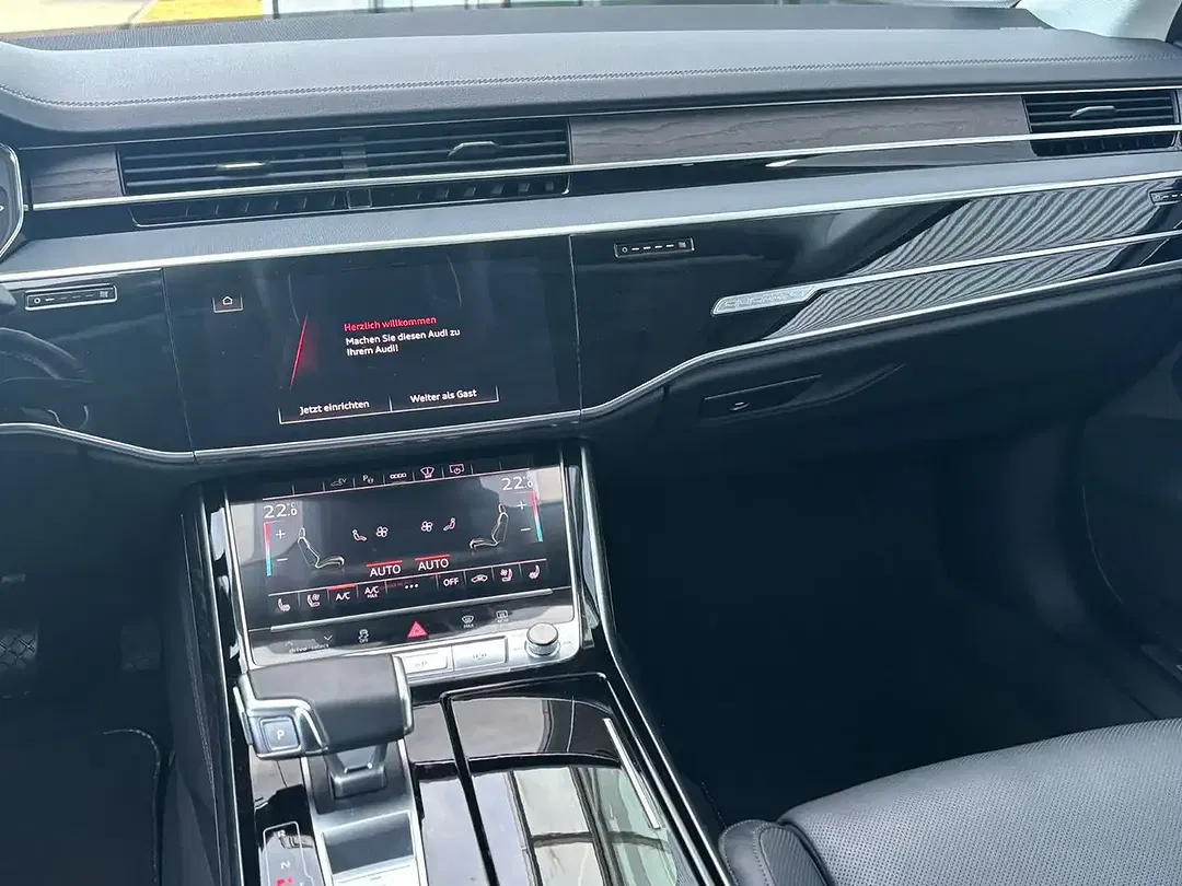 Audi A8 - Thumbnail 12