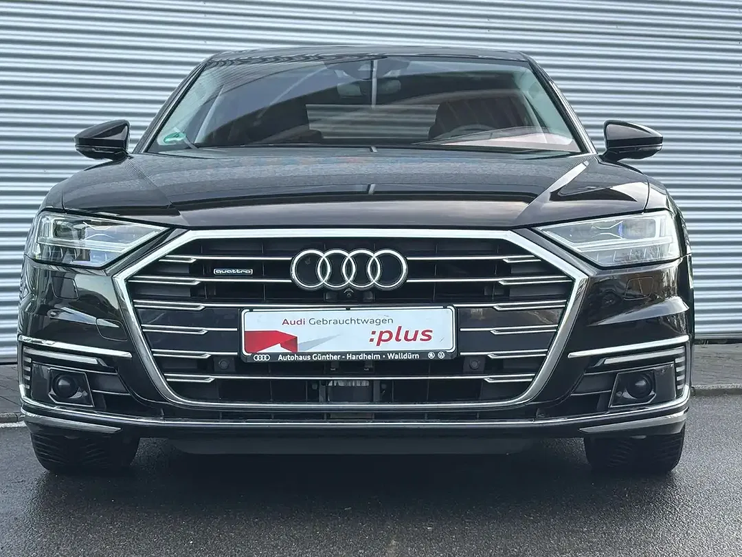 Audi A8 - Thumbnail 2