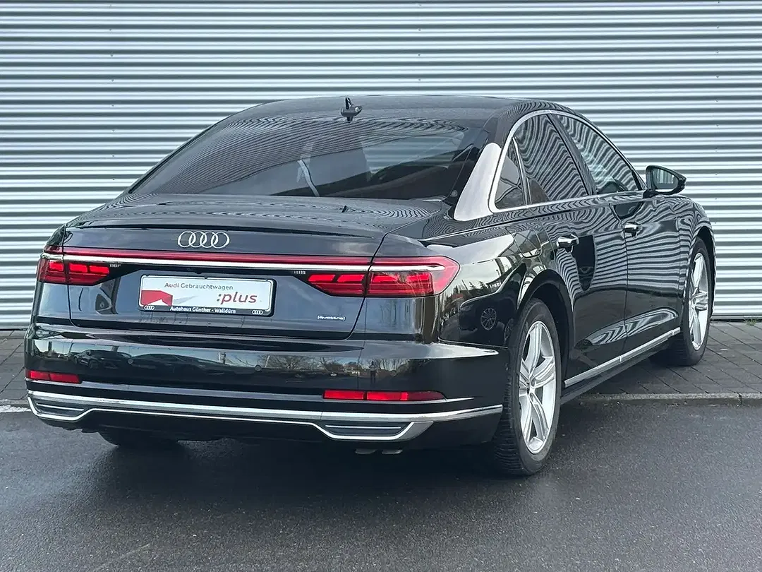 Audi A8 - Thumbnail 4