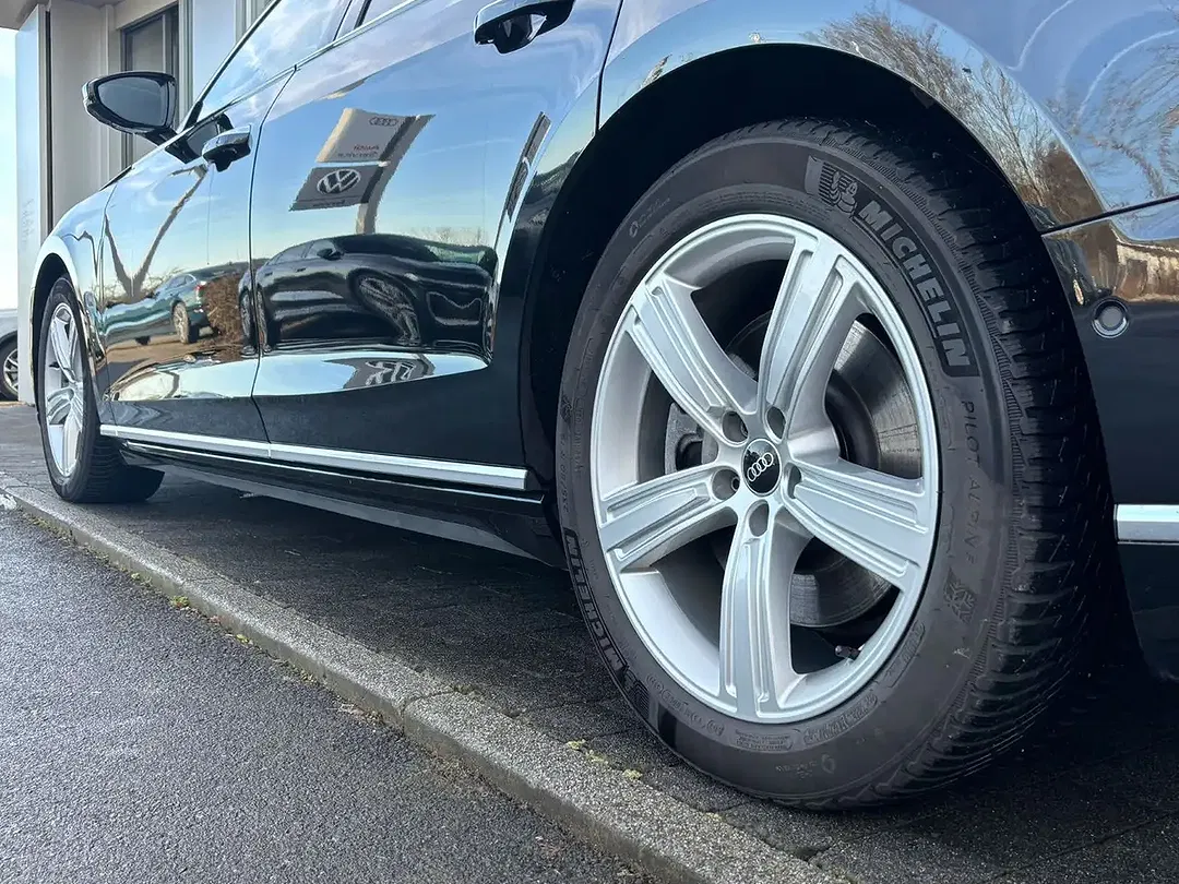 Audi A8 - Thumbnail 7