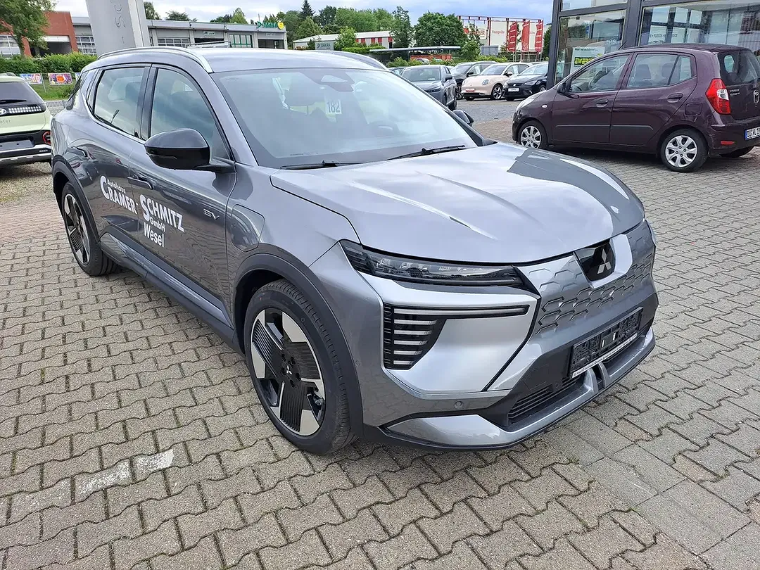 Mitsubishi Eclipse Cross - Thumbnail 4