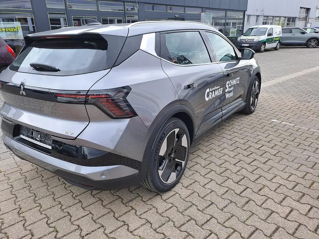 Mitsubishi Eclipse Cross - Thumbnail 5