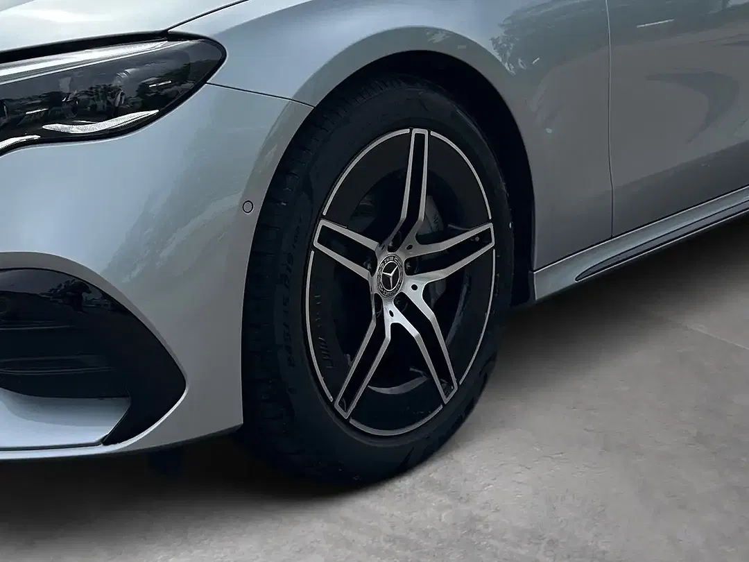 Mercedes-Benz E 200 - Thumbnail 10