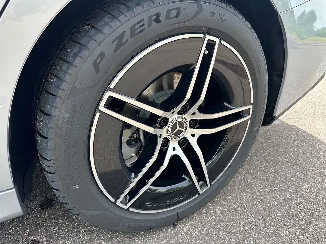 Mercedes-Benz E 200 - Thumbnail 11