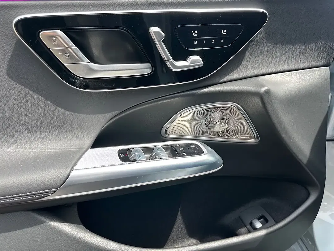 Mercedes-Benz E 200 - Thumbnail 17