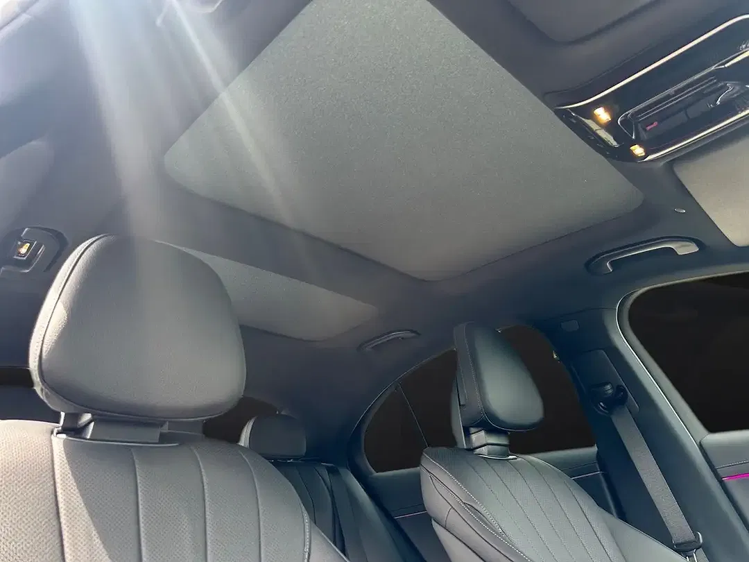Mercedes-Benz E 200 - Thumbnail 25