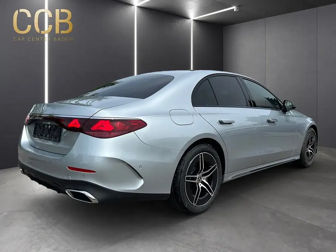 Mercedes-Benz E 200 - Thumbnail 7