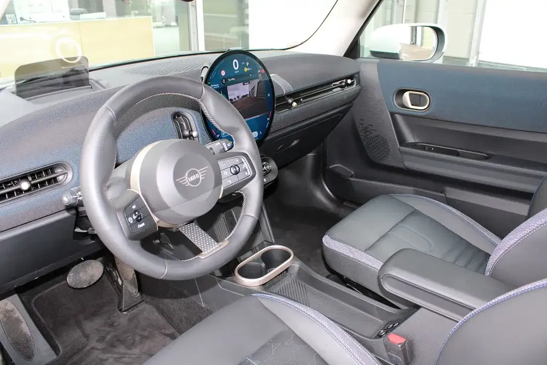 MINI Cooper C - Thumbnail 8