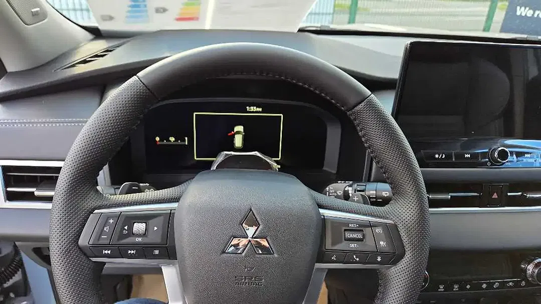 Mitsubishi Outlander - Thumbnail 8