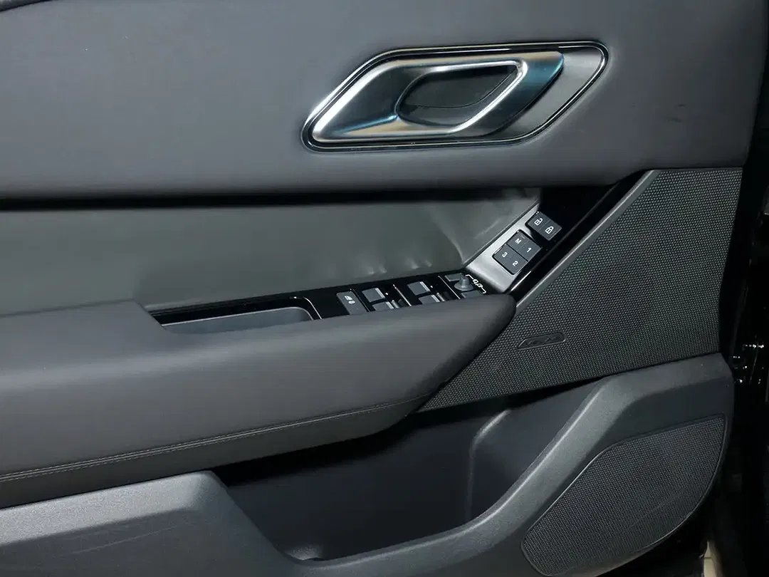 Land Rover Range Rover Velar - Thumbnail 11