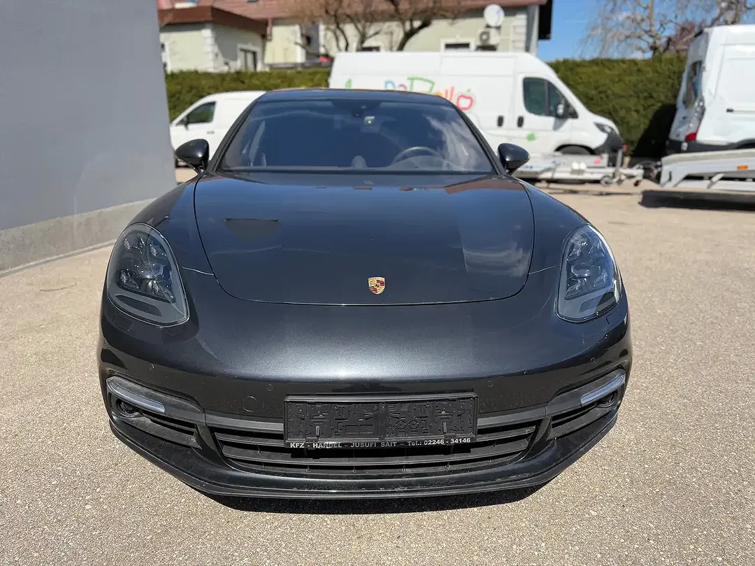 Porsche Panamera - Thumbnail 2