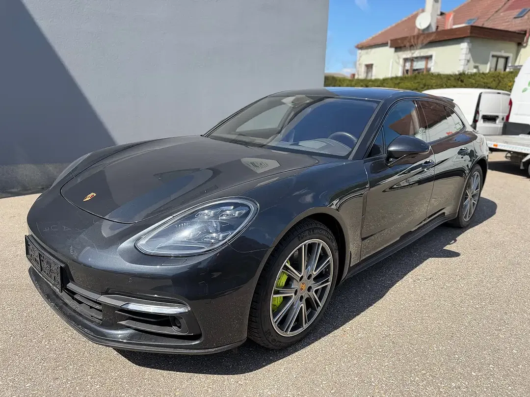 Porsche Panamera - Thumbnail 3