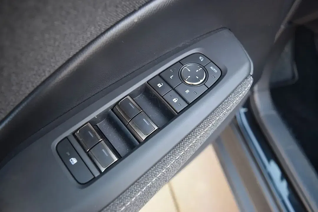 Lexus LBX - Thumbnail 10