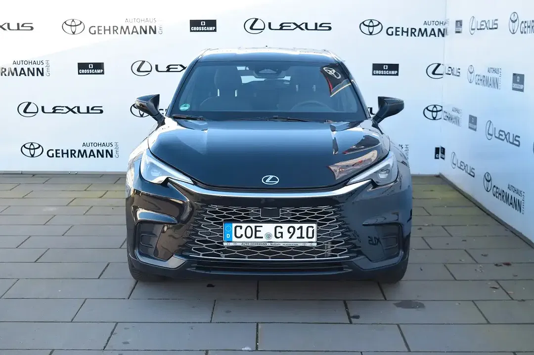 Lexus LBX - Thumbnail 2