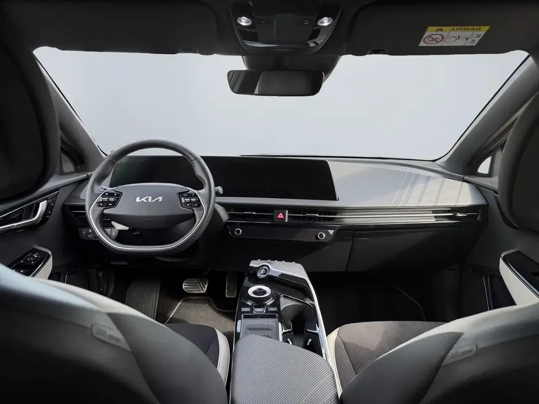 Kia EV6 - Thumbnail 10