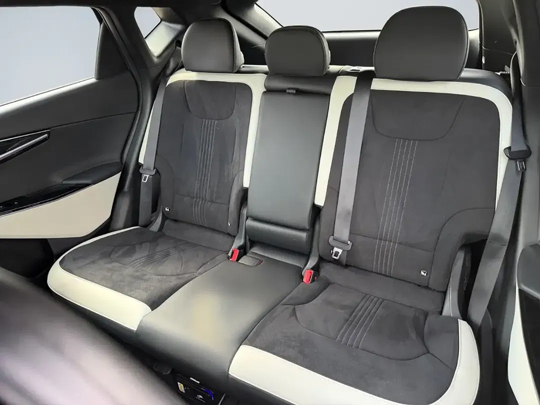 Kia EV6 - Thumbnail 13