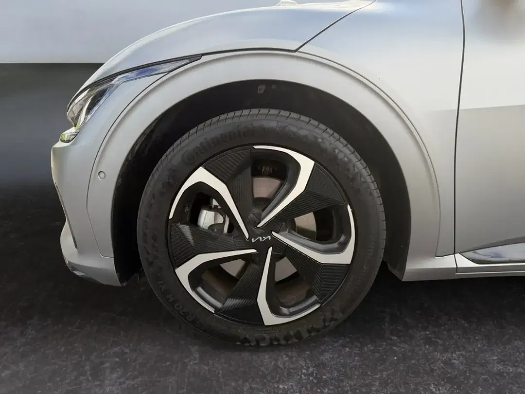 Kia EV6 - Thumbnail 14