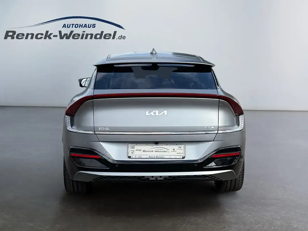 Kia EV6 - Thumbnail 4