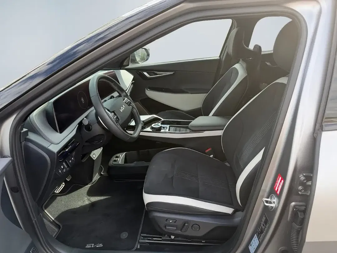 Kia EV6 - Thumbnail 9