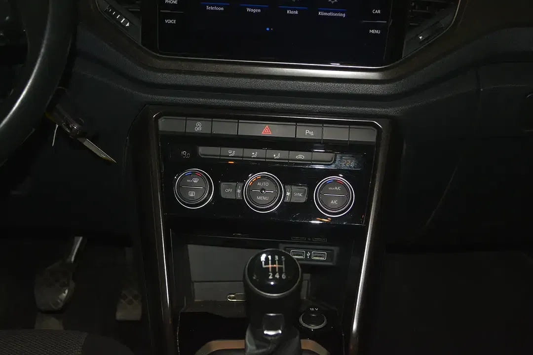 Volkswagen T-Roc - Thumbnail 10