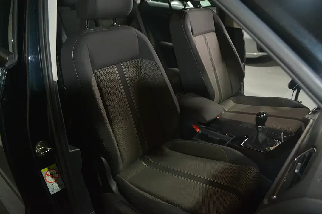 Volkswagen T-Roc - Thumbnail 14