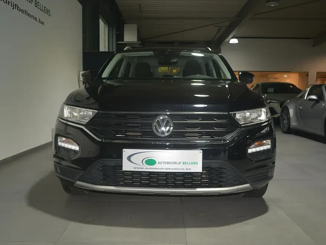 Volkswagen T-Roc - Thumbnail 2