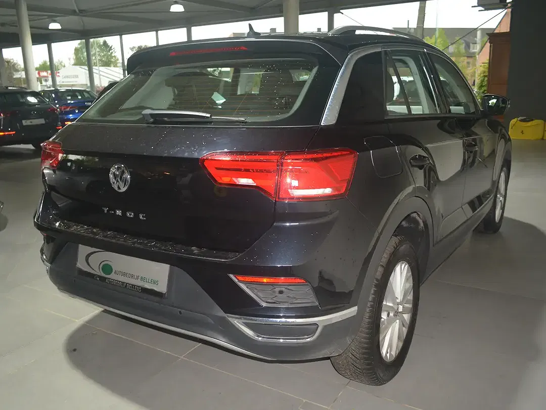 Volkswagen T-Roc - Thumbnail 6