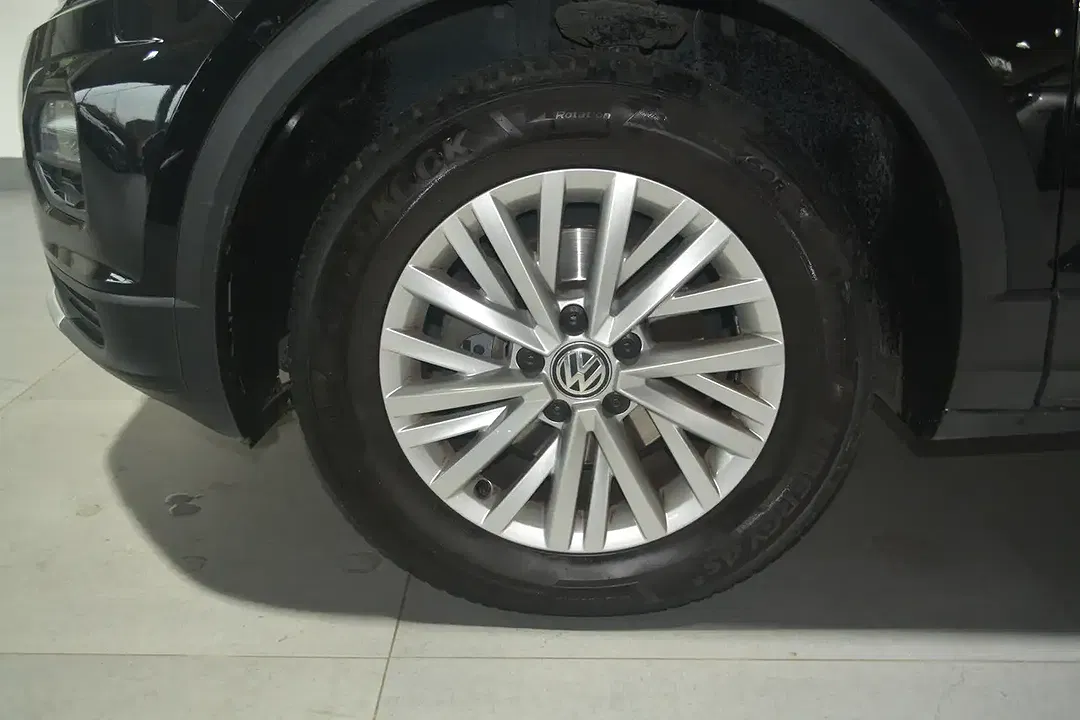 Volkswagen T-Roc - Thumbnail 7